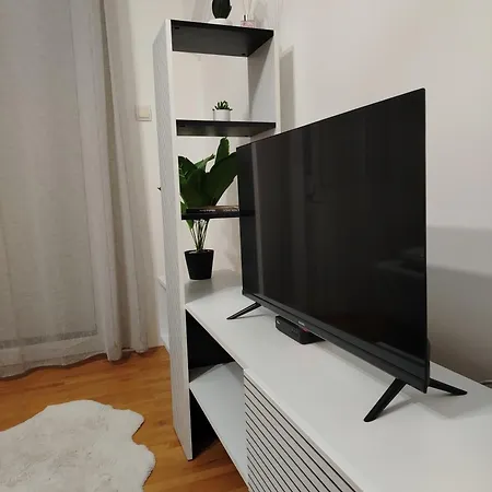 Nataly 2 アパート *